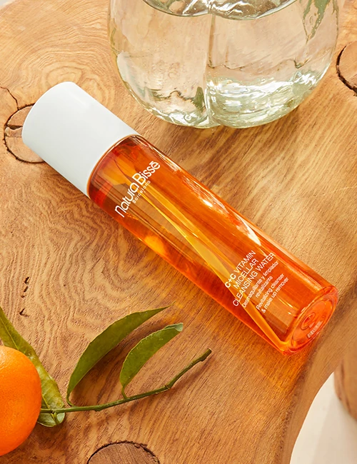 Essential Shock Intense Complex sobre mesa de madera. Producto presentado en nuestros bestsellers.