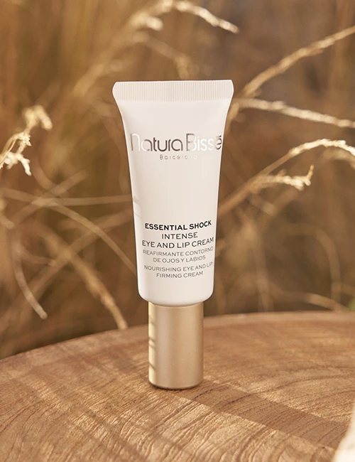 Crema hidratante de Natura Bissé para ojos y labios. Producto presentado en nuestros bestsellers.