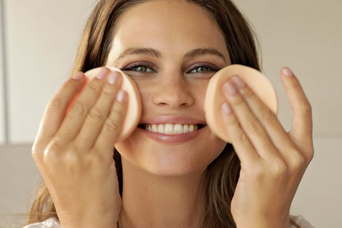 Doble limpieza facial: cuándo y por qué usarla, Consejos y Tips, Revista  de Maquillaje y Pelo